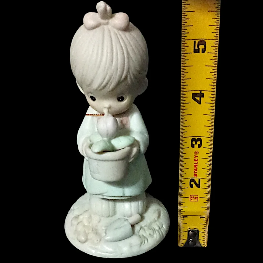 Vintage‎ Precious Moments Figure Calendar Girls May Enesco Girl Holding Flower